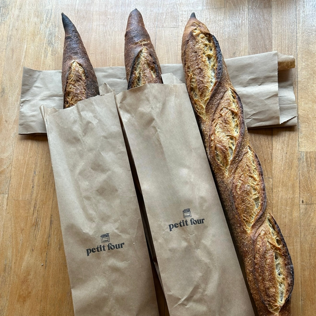 Petit Four Baguette